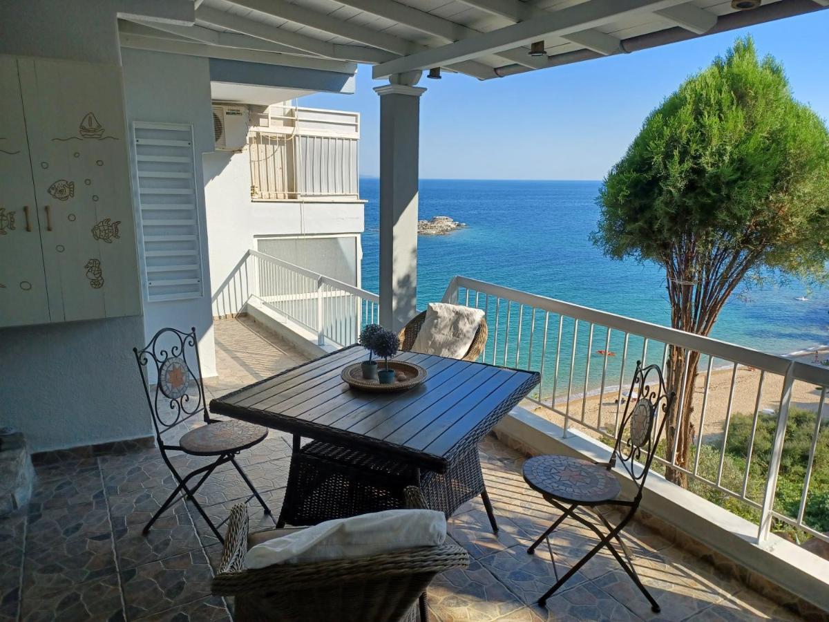 Apartmán Balcony By The Sea PalaiónTsiflíkion Exteriér fotografie
